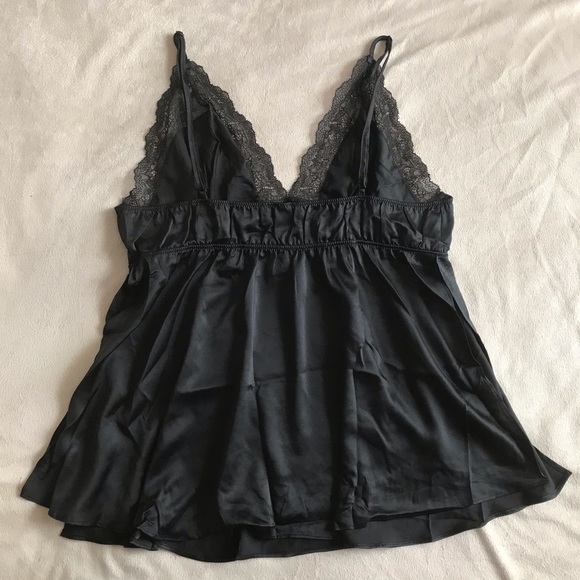 VS black satin & Chantilly lace lingerie set - Picture 7 of 15